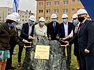 Stavba za�ala slavnostn�m poklepem na z�kladn� k�men v z��� 2020. Netrvala v�ak...