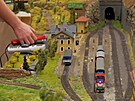 Studenti sestavili modelov� koleji�t� v m���tku 1:87. Vl��ky na n�m jezd� a...