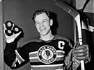 Chicagský hokejista Bill Mosienko. Jeho ti góly bhem 21 vtein z roku 1952,...