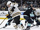 David Pastrák z Boston Bruins v zápase se Seattle Kraken