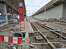 Mezi Vltavskou a Tnovem nejezdí tramvaje, oprava trat má plánovaný konec 25....