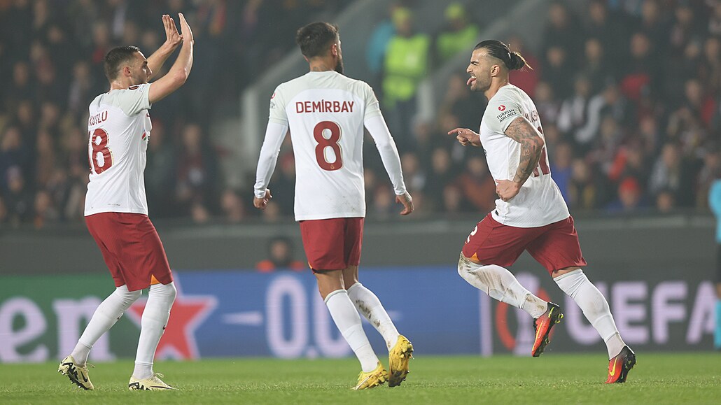 ONLINE: Sparta – Galatasaray 1:1, ev sahibi ekip hızla öne geçti.  Hemen Bardakçı'yı benzetiyor