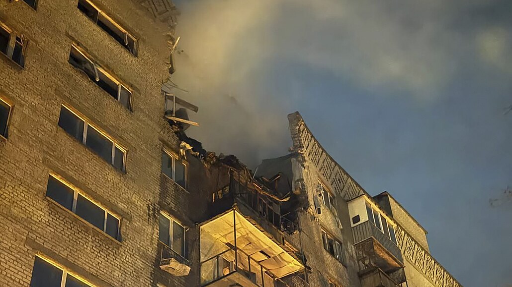 Rusko čelilo rozsáhlým náletům dronů. Ukrajina cílila na letecký závod - iDNES.cz