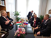 Bývalý prezident Miloš Zeman se setkal s lídry V4 Viktorem Orbánem a Robertem...