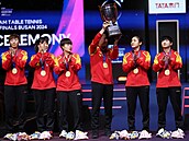 Čínské stolní tenistky slaví vítězství na mistrovství světa.