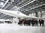 Ruský bombardér TU-160M v továrně v ruské Kazani, jímž se proletěl ruský...