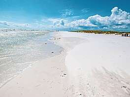 Za pískem mlén bílé barvy nemusíte do proslunného Karibiku. Tuto nádheru za...