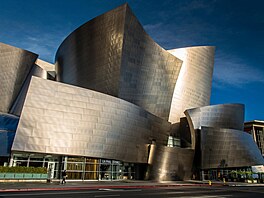 Koncertní hala Walta Disneyho navrená Frankem Gehrym, Los Angeles, Kalifornie,...