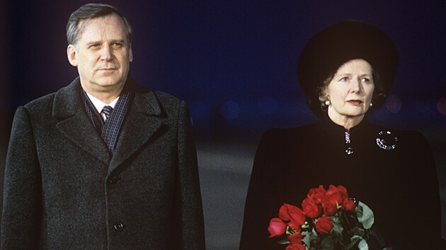 Nkdej sovtsk premir Nikolaj Rykov a britsk ministersk pedsedkyn Margaret Thatcherov pi setkn v Moskv (1988)
