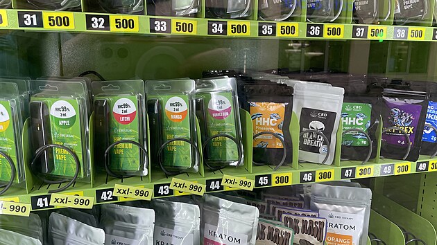 Produkty s HHC lze koupit v automatu v Kobli�n� ulici v centru Brna, ale jen do konce �nora, ne� za�ne platit z�kaz jejich prodeje.