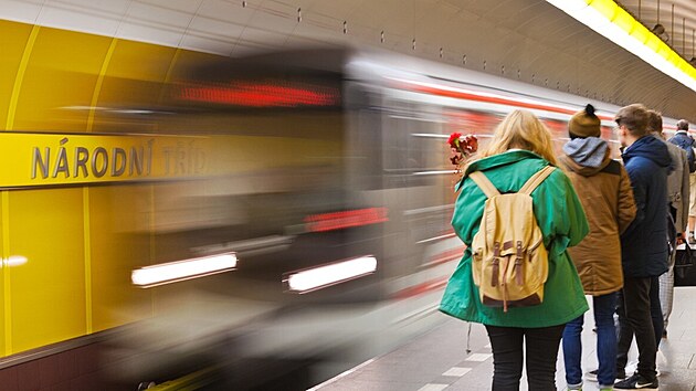 Dopravní podnik prosazuje zákaz elektrokol v metru. Děsí se požáru v tunelu