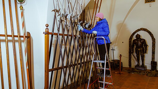 Ppravy na sezonu na hrad Bouzov vrchol.