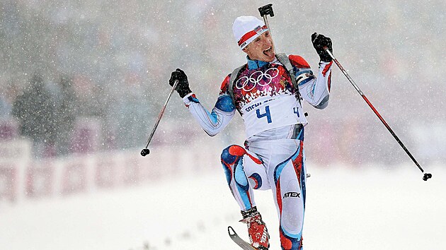 Ond�ej Moravec dojí�dí pro st�íbrnou medaili ve stíhacím závod� na zimní...