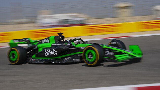 Finsk� pilot Valtteri Bottas na p�edsezonn�ch testech v Bahrajnu.