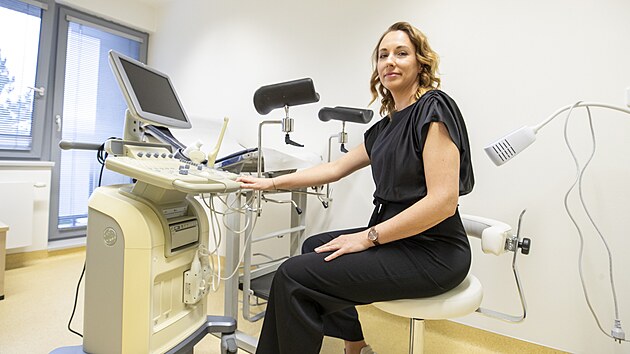 Sexuologick oddlen Fakultn nemocnice Brno provozuje od loskho z prvn gynekologickou ambulanci pro transgender lidi v esku. Na snmku gynekoloka a sexuoloka Lucie Hloukov. (28. nora 2024)