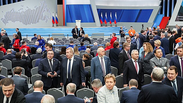 Publikum ped projevem ruskho prezidenta Vladimira Putina (29. nora 2024)