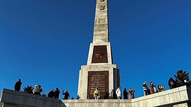 Severn� Korea nab�dla sv�mu spojenci z�jezd pro p�ibli�n� stovku n�v�t�vn�k�.