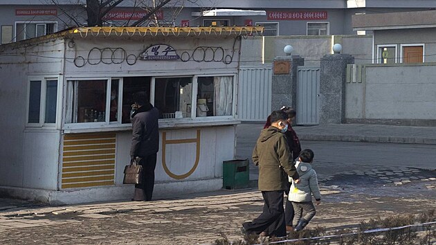 Severn� Korea nab�dla sv�mu spojenci z�jezd pro p�ibli�n� stovku n�v�t�vn�k�.