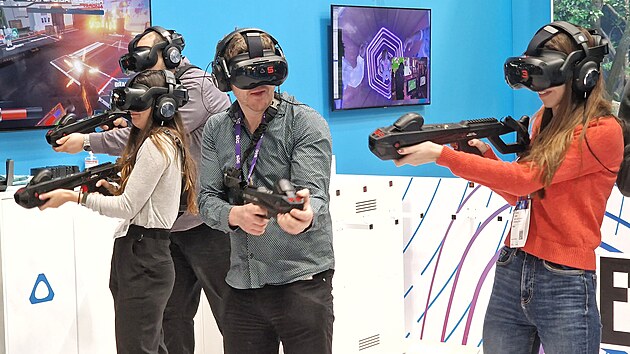 Na stnku HTC ale bylo VR vyuito i klasitjm zpsobem - ve hrch.