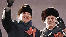 Michail Gorbaov a jeho premiér Nikolaj Rykov bhem sedmdesátého výroí VSR v...