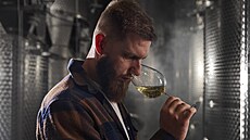Enolog Jakub Smr�ka z Vina�ství Thaya