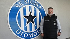 Trenér Sigmy Olomouc Jií Saák.
