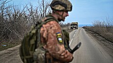 Ukrajinští vojáci na pozicích poblíž frontové linie u obce Robotyne v...