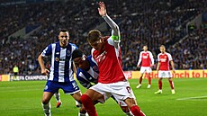 Dánský záloník a kapitán Arsenalu Martin Ödegaard v utkání s Portem.