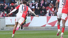Slávistický útoník Mojmír Chytil oslavuje svj gól.