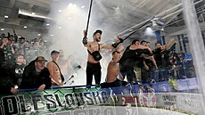 Boleslavtí fanouci slaví definitivní záchranu v extralize, i s berlemi.