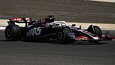 Kevin Magnussen ze stáje Haas na pedsezonních testech v Bahrajnu.