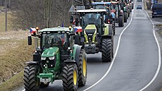 Desítky zemědělců zamířily k budově Státního zemědělského intervenční fondu v...