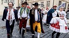 Nkteí poslanci dorazili v úterý 27. února na jednání v krojích.