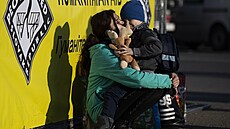 Pomoc na slovensko-ukrajinských hranicích krátce po za�átku ruské agrese proti...
