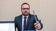 Ministr práce a sociálních věcí Marian Jurečka před jednáním vlády se...