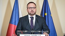 Ministr práce a sociálních věcí Marian Jurečka po jednání vlády se...