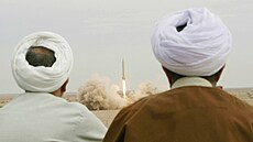 Írán vůbec poprvé otestoval obávané balistické střely Šaháb-3.