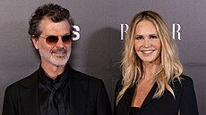 Elle Macphersonová s p�ítelem Doylem Bramhallem (2023)