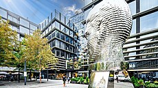 Hlava je jednou z dal�ích turistických atrakcí v Praze.