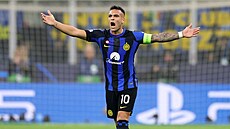 Kapitán Interu Milán Lautaro Martínez b�hem zápasu s Atléticem.