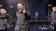 Inscenace Hamlet v Klicperov divadle v reii Pavla Kheka