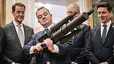 Velvyslanci 17 zemí EU v Praze se sloili na zbra na obranu proti dronm. K...