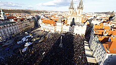 Prahou pro�el pr�vod na podporu Ukrajiny, na Starom�stském nám�stí promluvil...