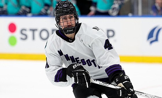 Denisa K�í�ová v dresu Minnesoty.