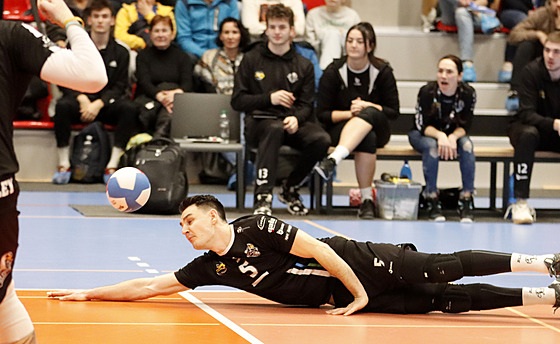 Beskydský univerzál Marek Perry se snaí vybrat ulívku Bran.