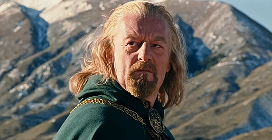 Bernard Hill jako rohanský král Théoden v Jacksonov filmové trilogii Pán...