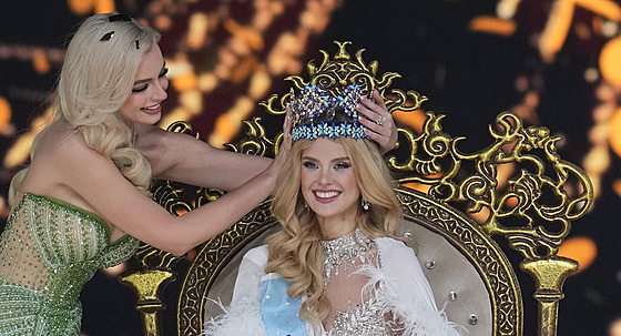 Miss World 2022 Karolina Bielawska a Miss World 2024 eka Krystyna Pyszková...