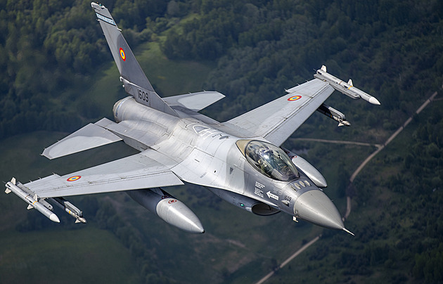 Ukrajina vyhlíží okřídlenou primadonu. F-16 však může být bez údržby prokletím