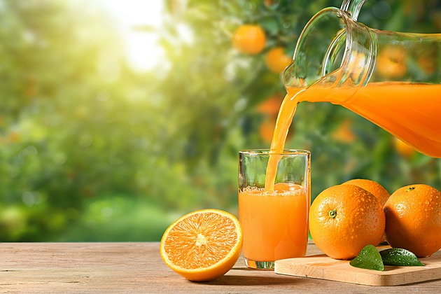 Pomerančový džus podražil až o 150 procent. Ceny asi vysoké zůstanou