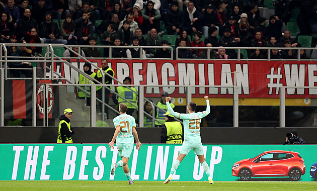 AC Milán - Slavia 4:2, oslabení hosté celý zápas vzdorovali a vytěžili maximum
